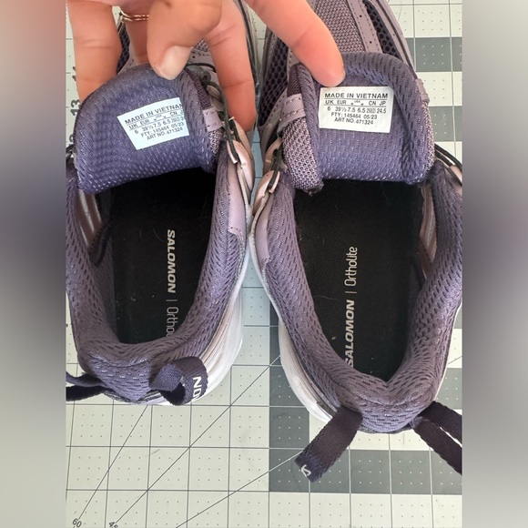 Like new Salomon acs pro running/purple/womens 7.5 - Picture 6 of 9